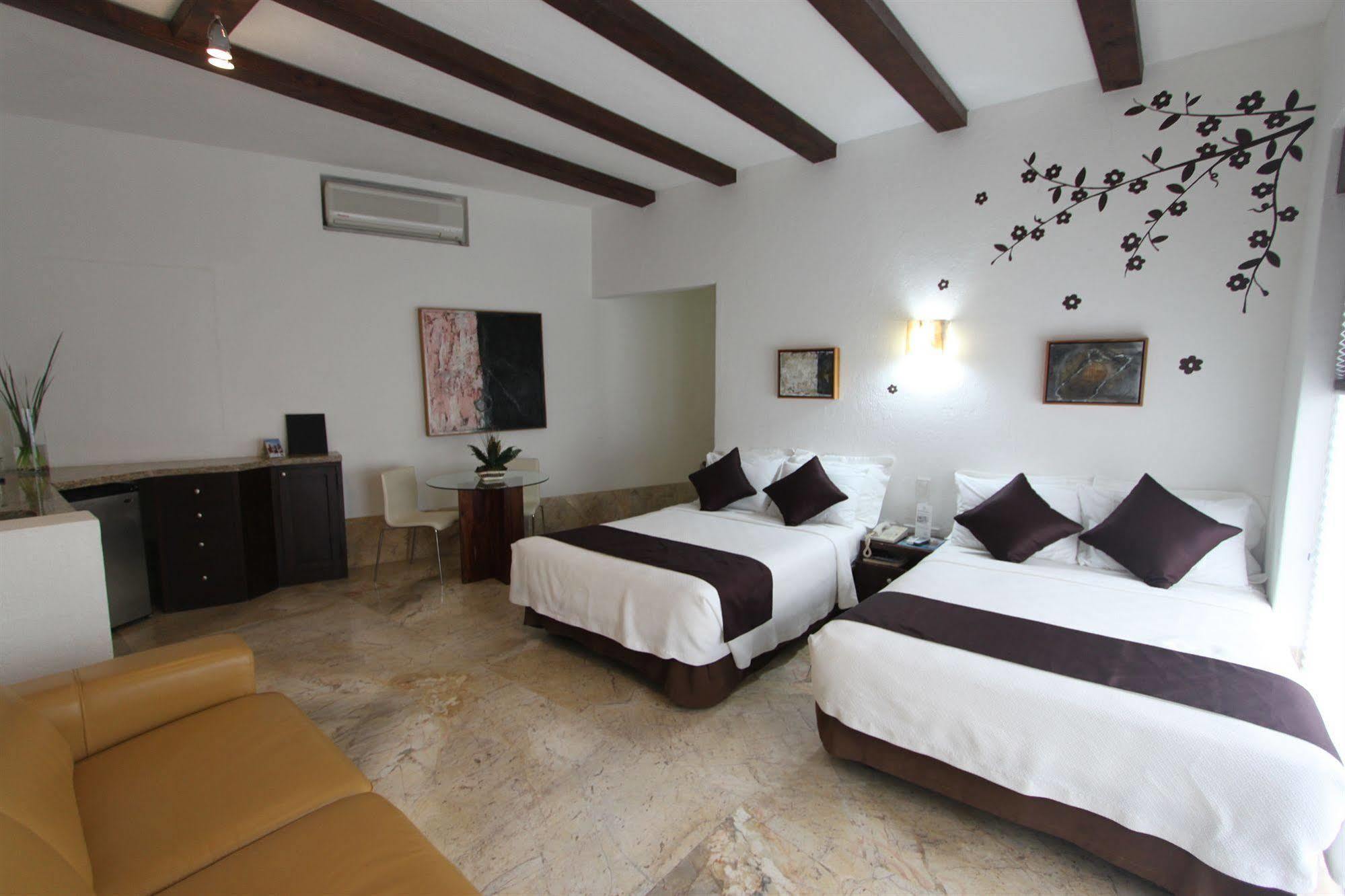 Hotel & Spa Dona Urraca Сан-Міґель-де-Альєнде Екстер'єр фото